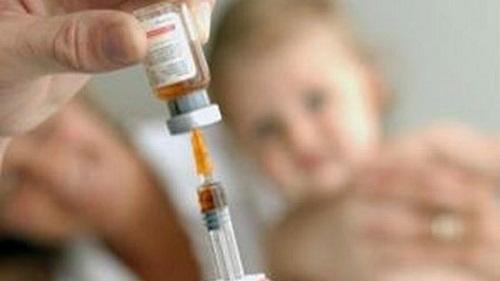 Vaccini a genitori e parenti dei bimbi fragili, mille famiglie livornesi coinvolte: il via dopo Pasqua