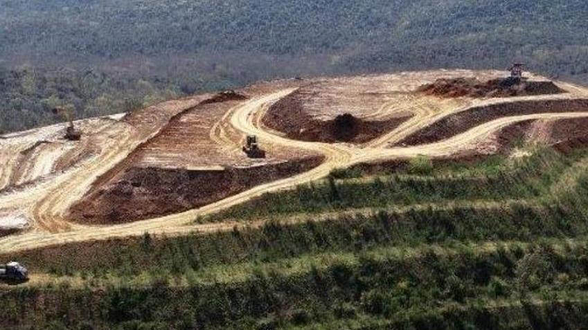 La cava di Montioni, rigenerata con i gessi rossi