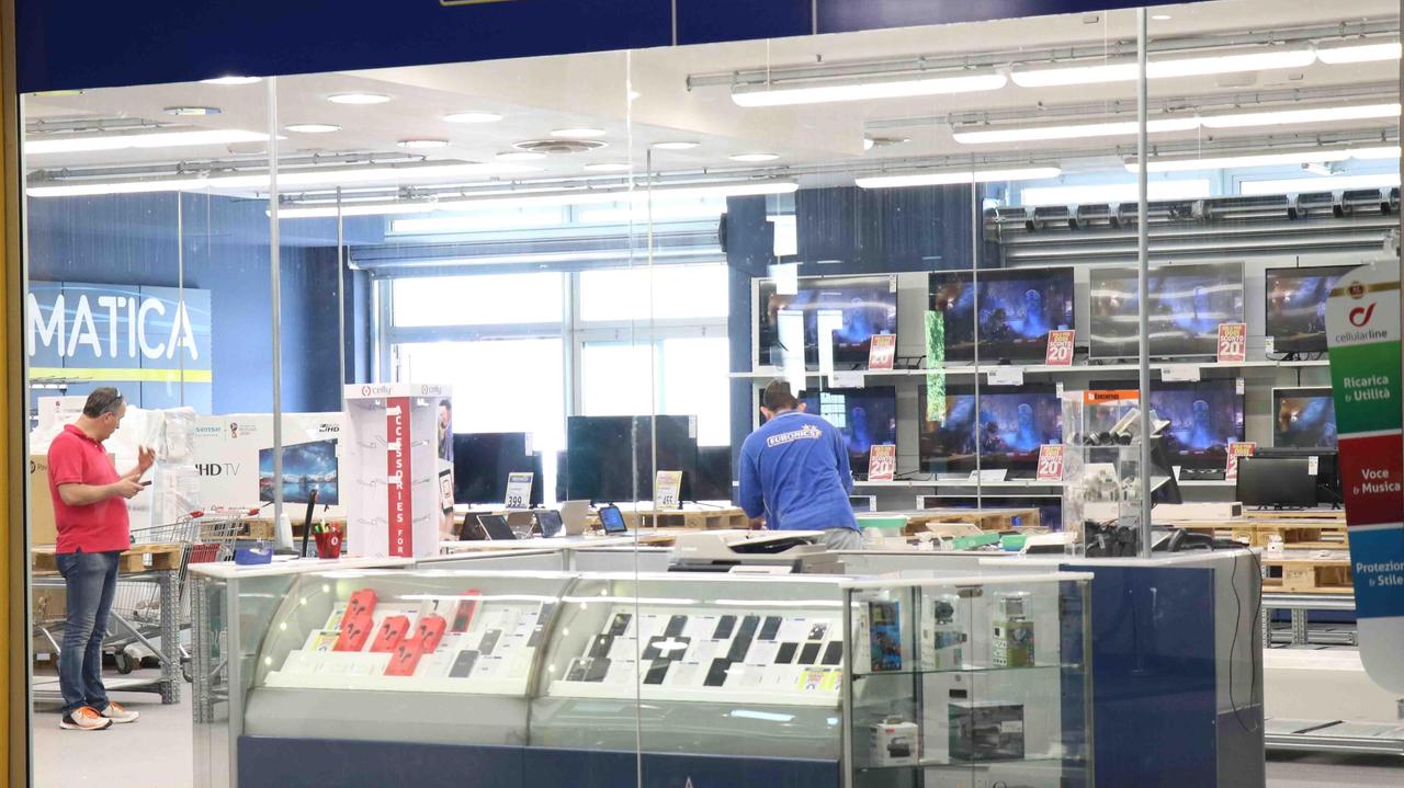 Euronics sbarca a Cecina: selezione per 20 commessi