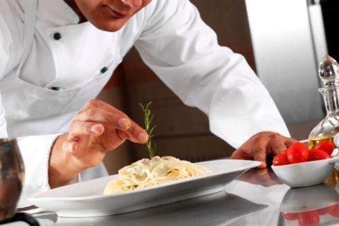 Servono camerieri e cuochi al The Sense di Follonica 