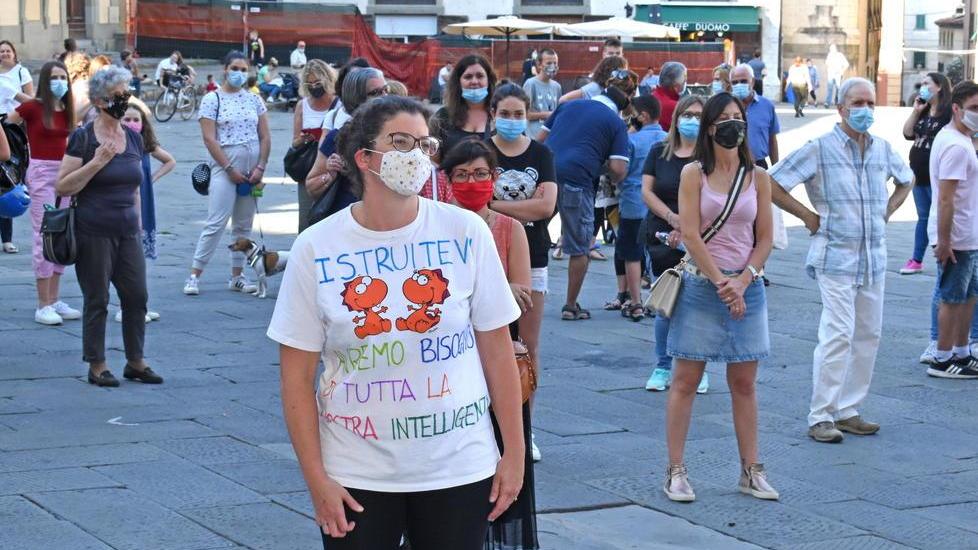 «La scuola sia la vera priorità»: a Pistoia la protesta scende in piazza