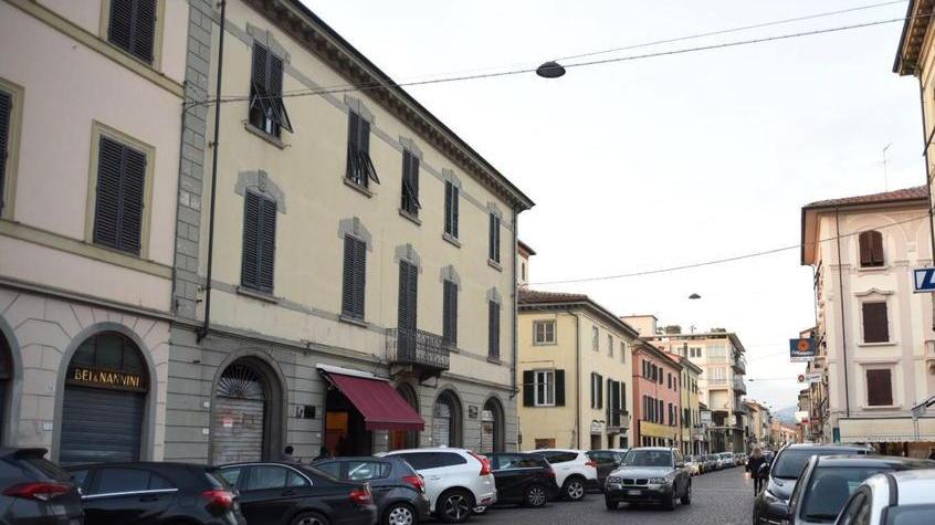 Rapina in casa a Borgo Giannotti, la minacciano e le portano via più di 400 euro