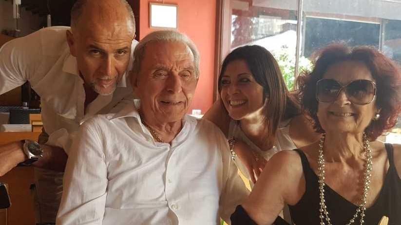 Nella foto Walter Fanucchi e la moglie Diana Maria Casci, con i figli Massimo e Patrizia