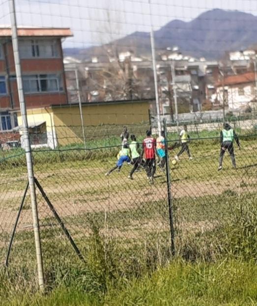 Partitelle «fuorilegge» nel campo dell’Itis 