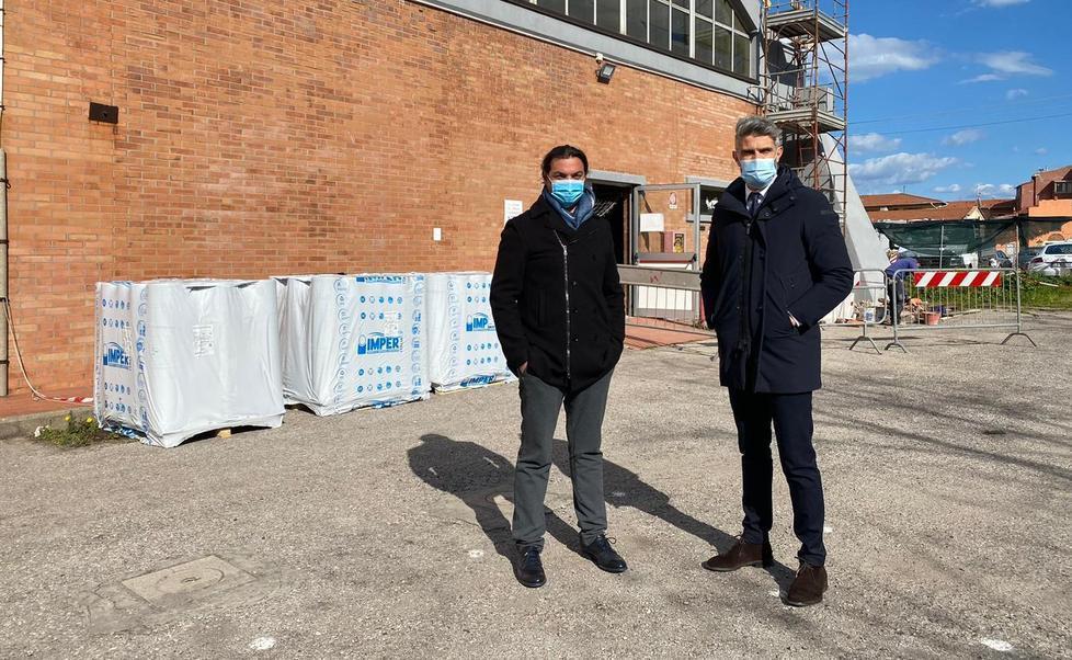Circa 200mila euro per rifare il tetto del palazzetto “Falci”