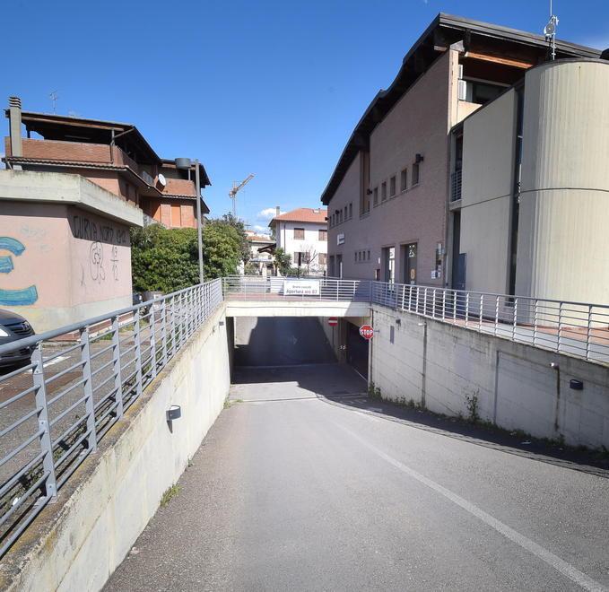 Colpo di pistola per fermare gli aggressori 
