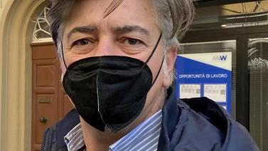 «Ringrazio il vento, mi ha salvato dal crollo del cornicione»