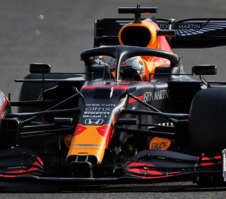 Verstappen infiamma la sfida con Hamilton 