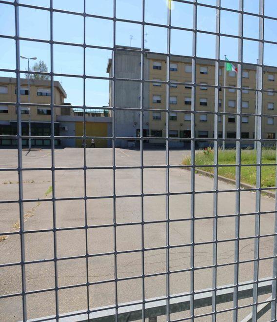 «Focolaio fuori controllo. Il carcere di Reggio Emilia rischia di scoppiare» 