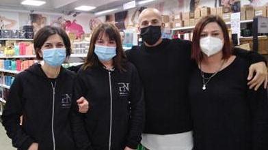 In negozio, in prima linea «Senza vaccino c’è paura»