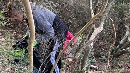 Via tanti sacchi di rifiuti dalla zona di Acquaviva
