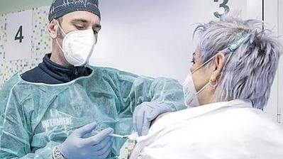 Vaccini agli anziani, anche l’Elba a rilento, ma l’isola prova a premere l’acceleratore