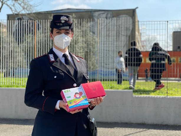 Sequestrate in un'azienda tessile oltre 140.000 mascherine 