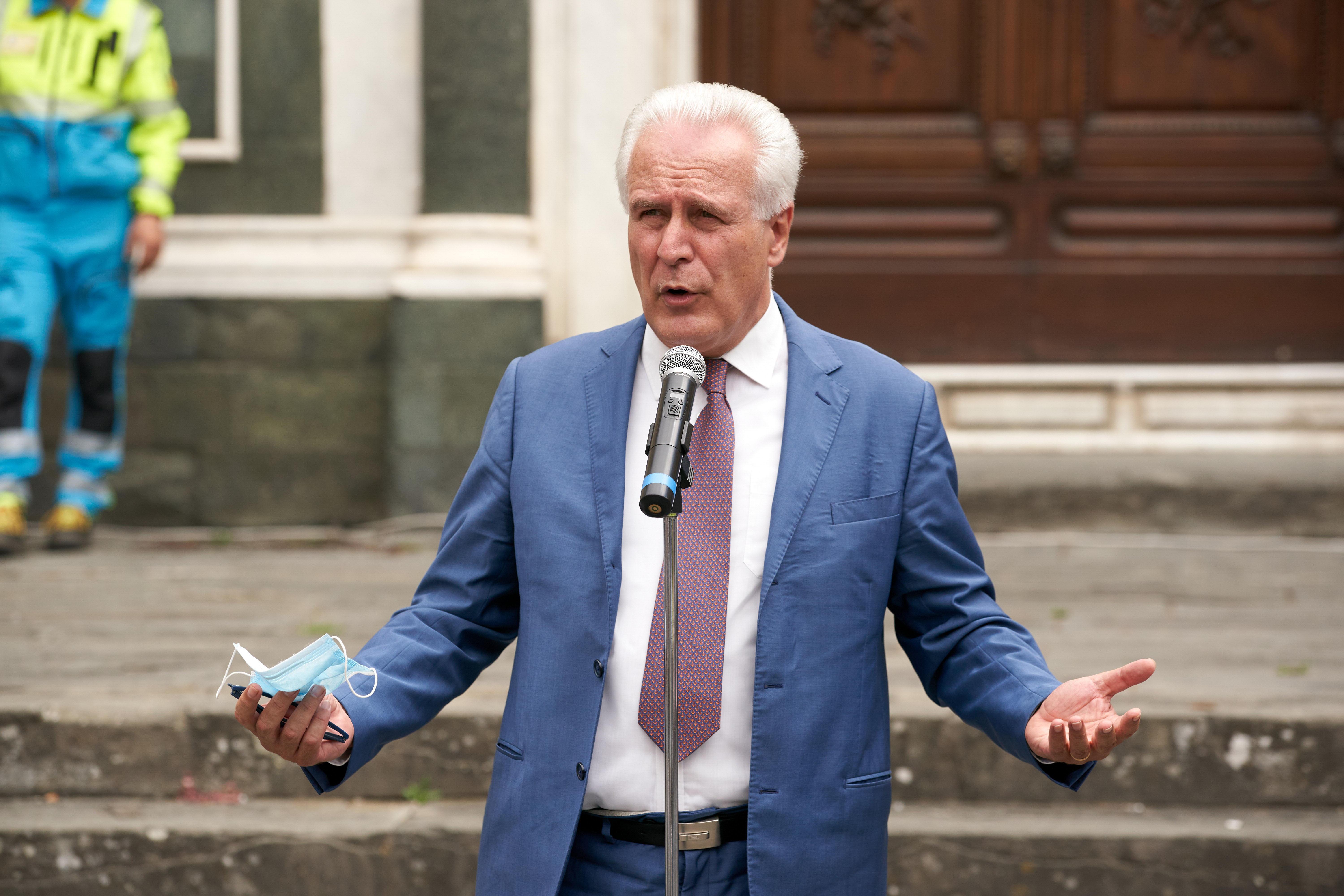 Coronavirus, Giani: "Ce l'abbiamo fatta, restiamo ancora in zona arancione". Sono 97 i comuni da zona rossa: la mappa