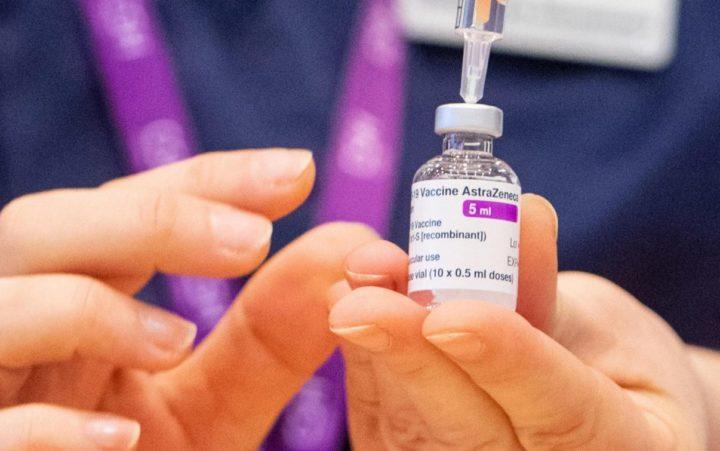 Vaccini in Toscana, ora possono prenotarsi anche i nati nel 1945