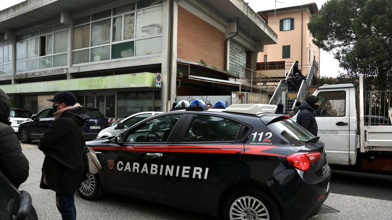 Una pattuglia dei carabinieri di Livorno (foto d'archivio)
