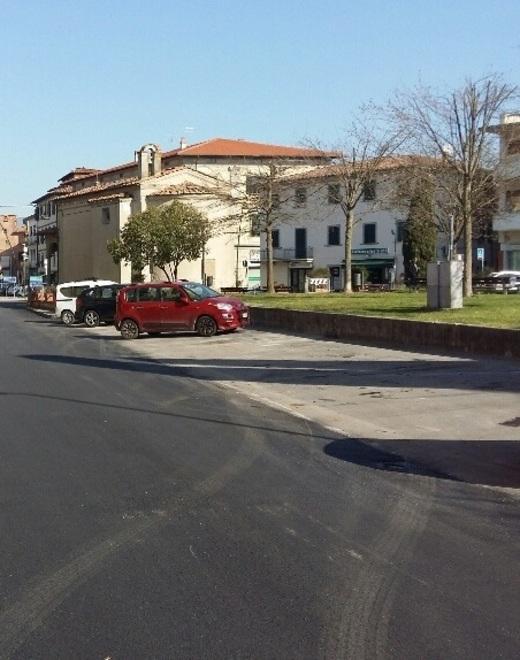 Altopascio, primo giorno in zona rossa tra piazze semideserte e negozi vuoti 
