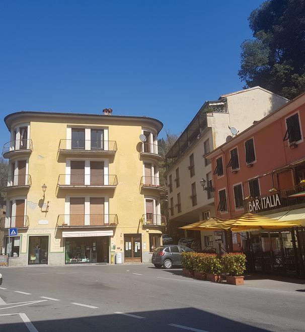 Strade vuote in centro e nelle frazioni collinari 