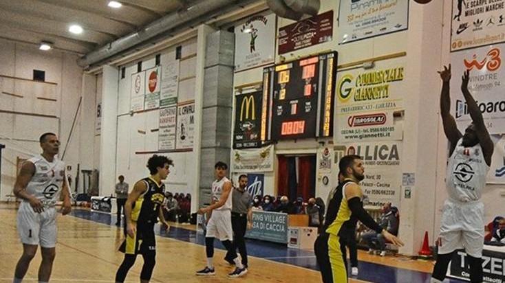 Da un capo all’altro sempre da dominatrice Cecina mette il pieno