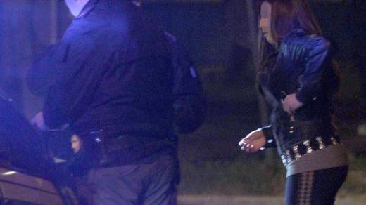 Controlli della polizia contro la prostituzione sulle strade di Pieve