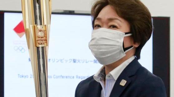 Olimpiadi, la fiaccola inizia il suo viaggio di pace