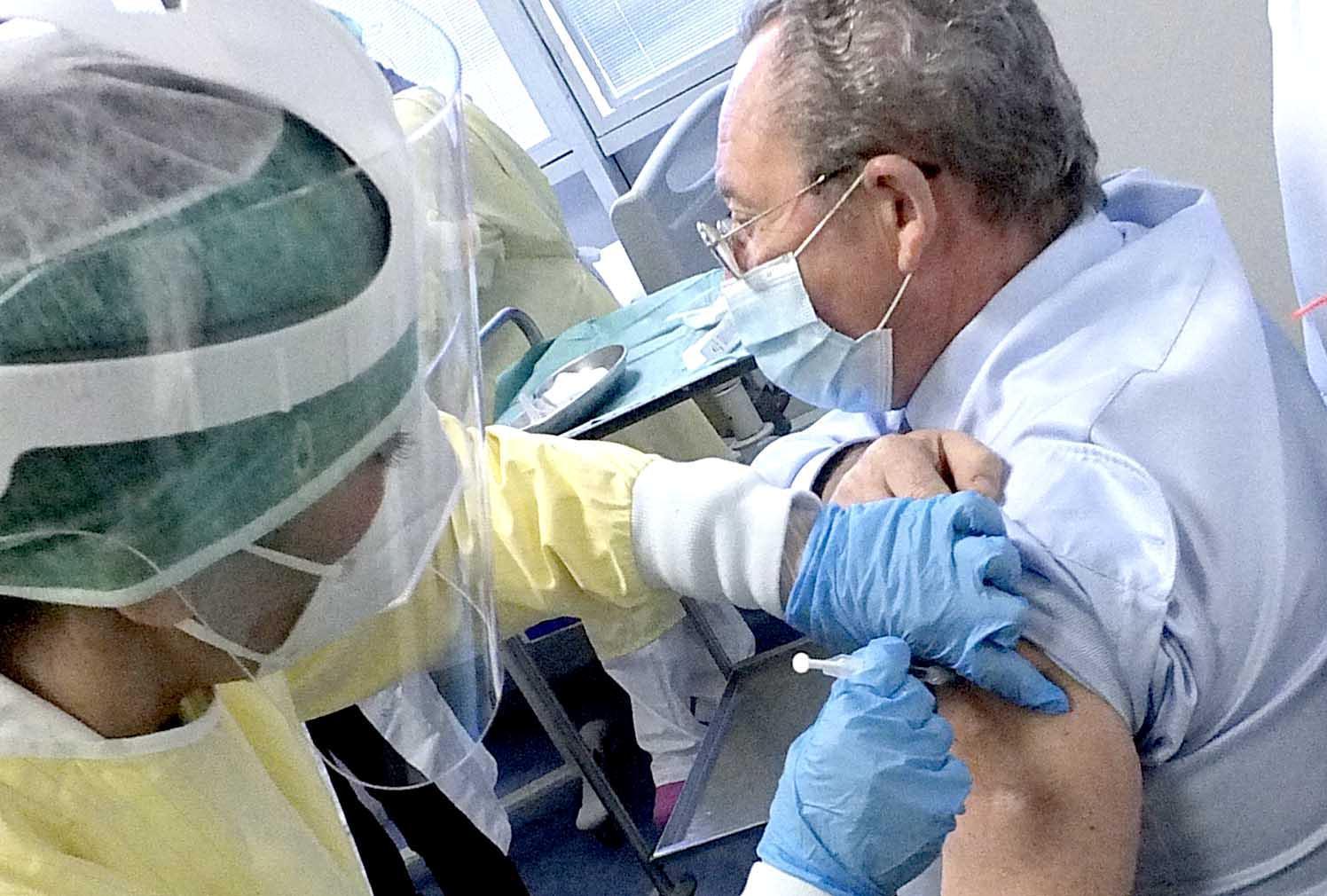 Vaccini a Grosseto, campagna al rallentatore: su 20.400 anziani solo 577 immunizzati 
