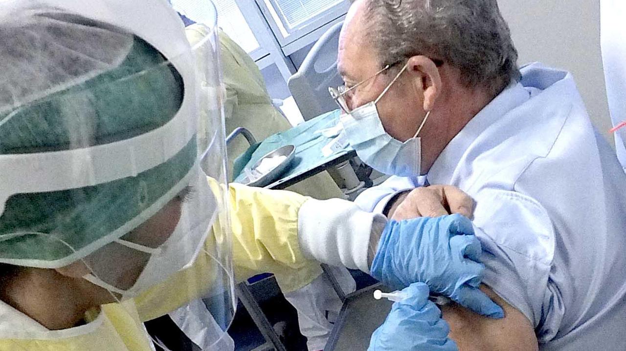 Vaccini a Grosseto, campagna al rallentatore: su 20.400 anziani solo 577 immunizzati
