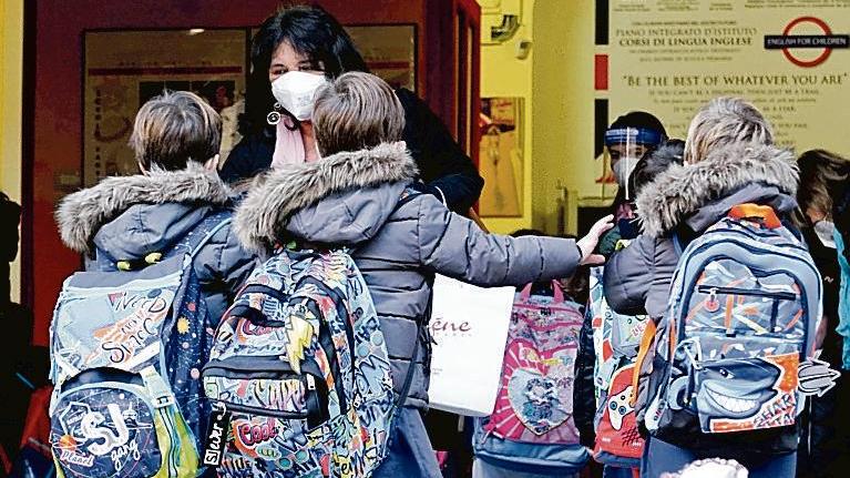 Coronavirus, Bonaccini: le scuole fino alla prima media ripartiranno dopo Pasqua