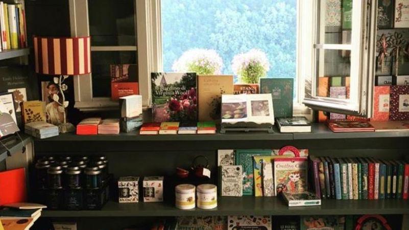 Libreria sopra la Penna e la magia di Isola Santa tra i luoghi top in Toscana