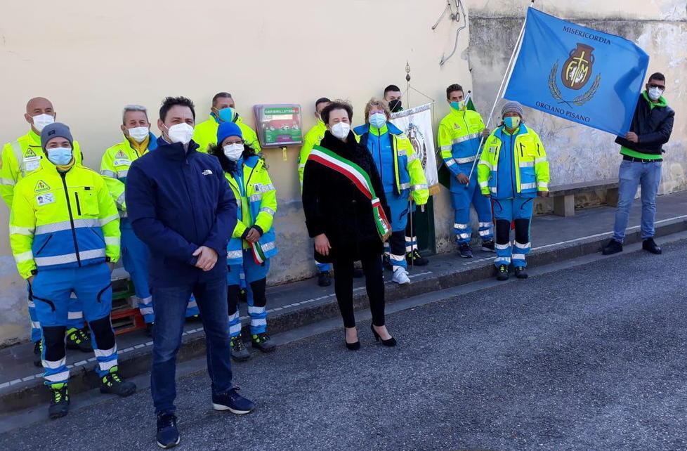 La Misericordia ha donato un defibrillatore ai cittadini