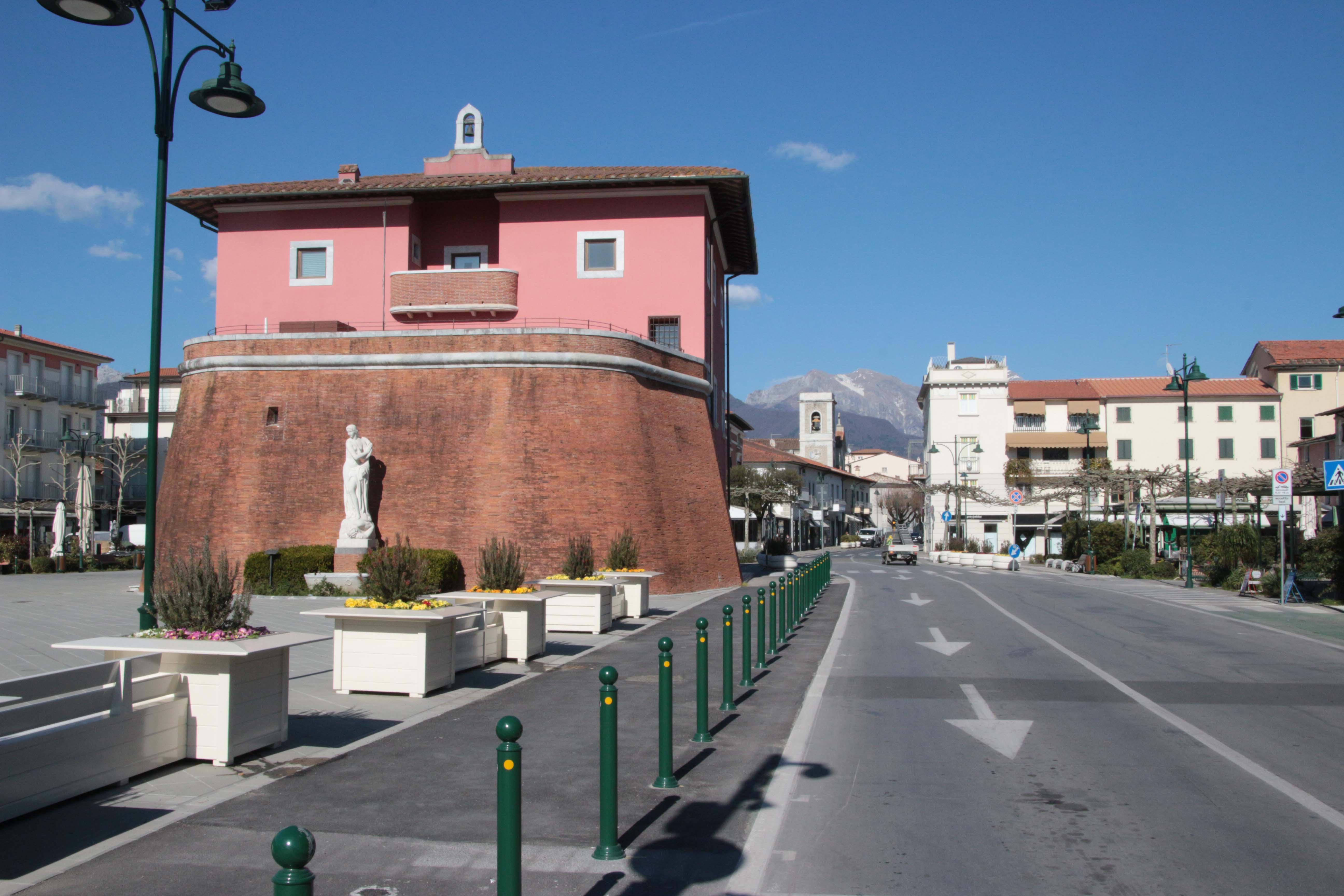 Il ritardo nell'invio dei dati, il pasticcio a Prato e il riconteggio: ecco perché la Toscana è finita in zona rossa