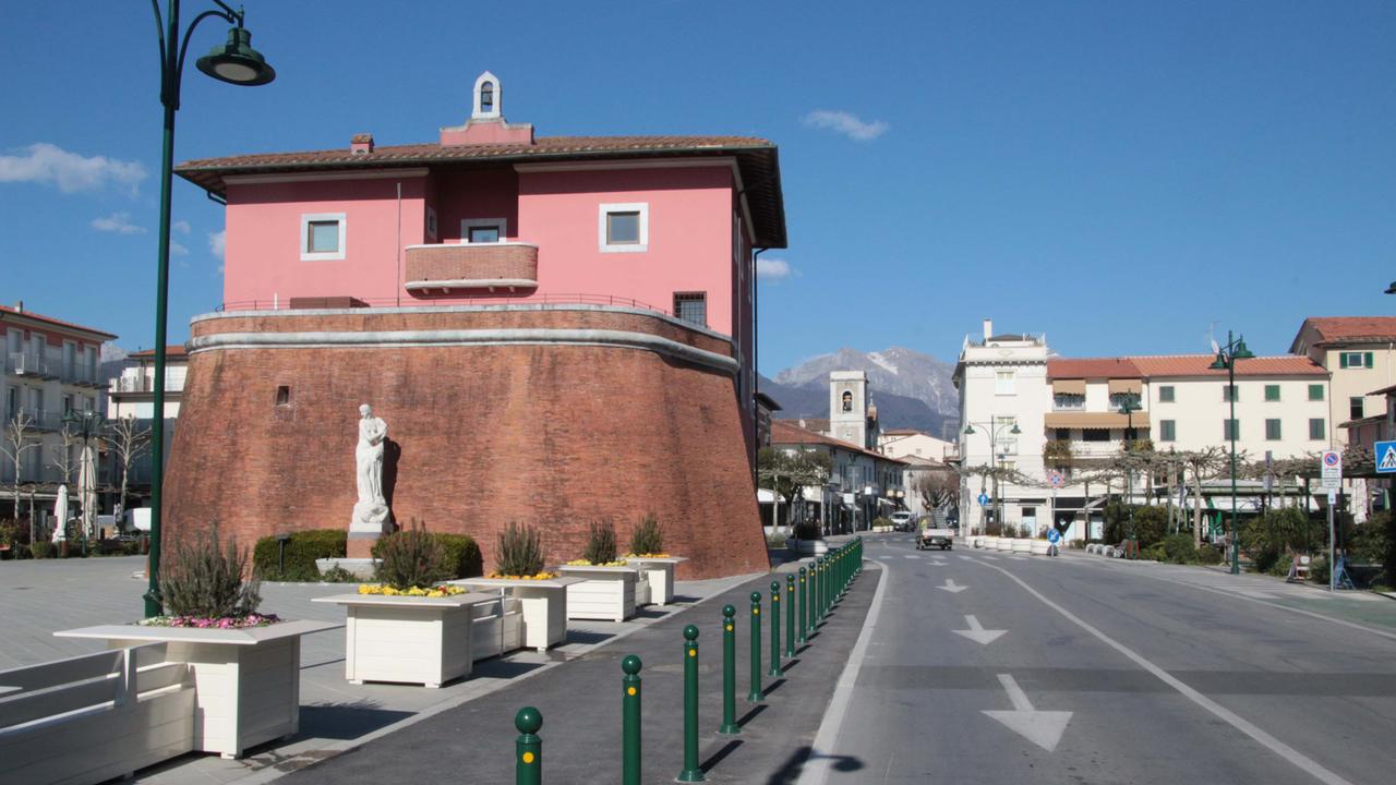 Il ritardo nell'invio dei dati, il pasticcio a Prato e il riconteggio: ecco perché la Toscana è finita in zona rossa