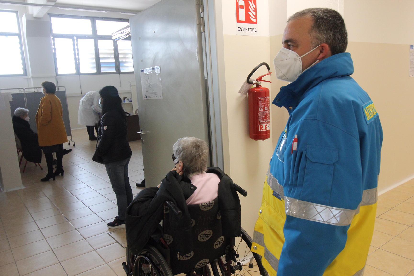 Coronavirus, la Protezione civile mobilitata per malati e ultraottantenni 