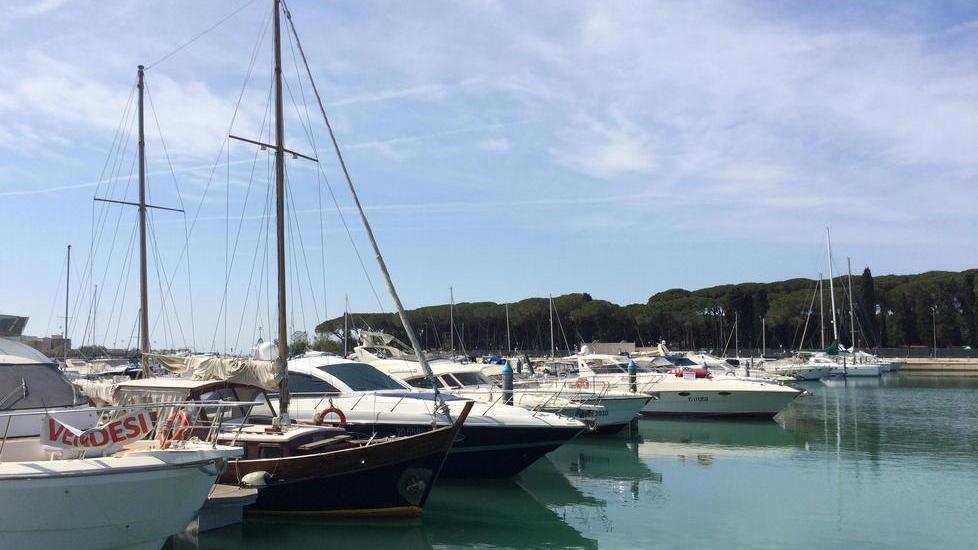 Alcune imbarcazioni ormeggiate nella darsena (foto Falorni)