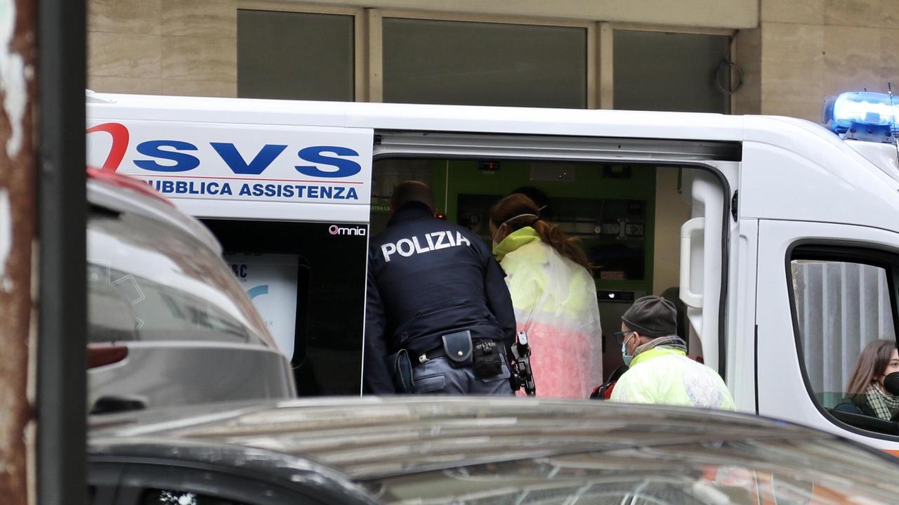 Arrestati per le coltellate nel centro di Livorno: «Era un regolamento di conti»