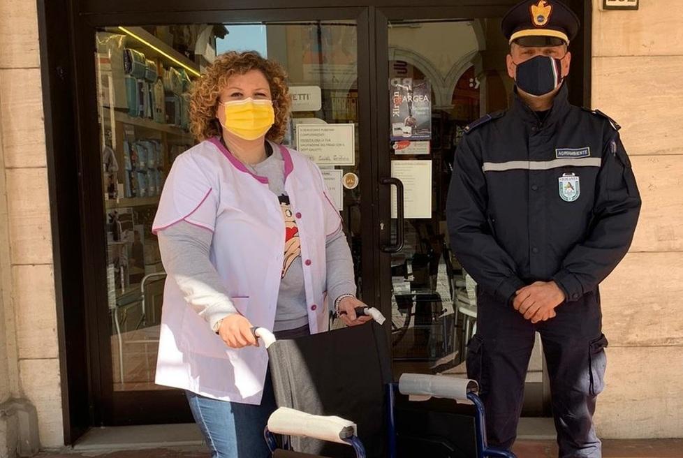 Castelfranco, carrozzina per disabili buttata, sequestrata e poi rimessa a nuovo 