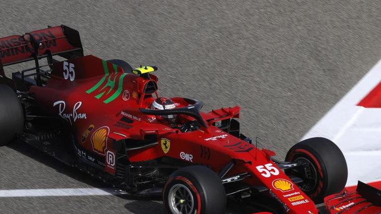 Red Bull e Mercedes, la vera sfida Segnali di Ferrari: Sainz quarto