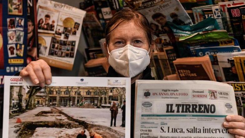 Un anno, una foto piazza Napoleone tra curiosità e nostalgia Adesso tocca al 2001