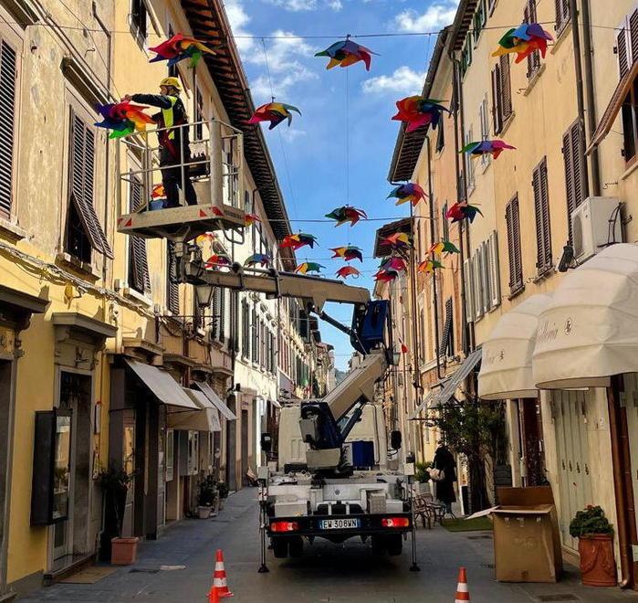 Le girandole volanti dividono Comune pronto a ritoccarle 