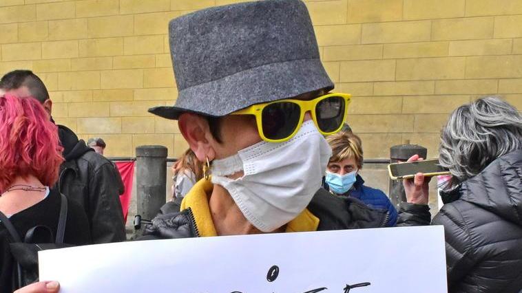«Riaprite le scuole» La protesta in piazza