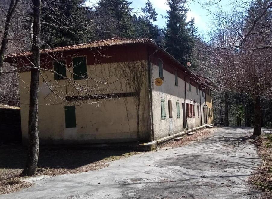 Ancora senza padrone l’ex albergo ristorante “Il Capannone”
