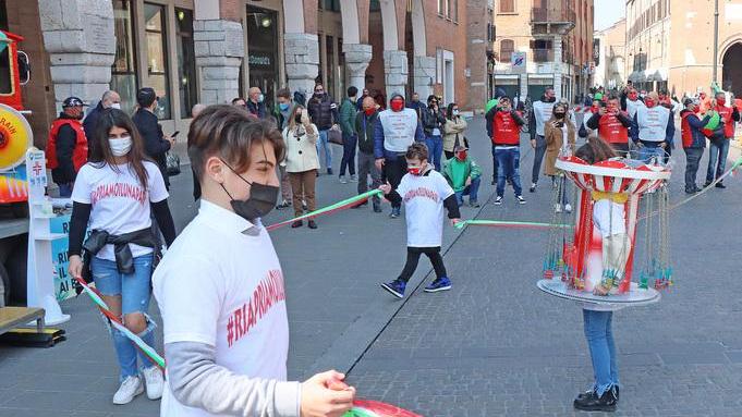 Genitori anti-Dad «Ai bambini piace ma non è scuola disabitua a studiare»