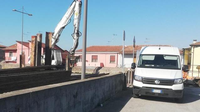 Infiltrazioni in zona porto Sono iniziati i lavori