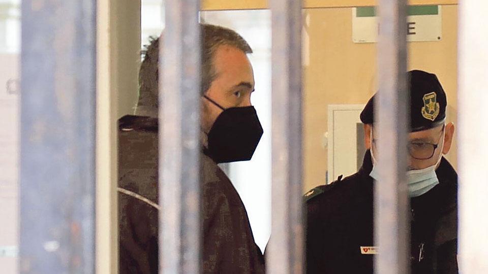 Corruzione in Comune a Livorno, al funzionario arrestato scatto e bonus in denaro: i documenti