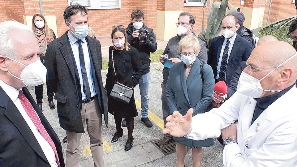 Anticorpi monoclonali, a Pisa tutti guariti i primi 22 pazienti trattati. L'ottimismo di Menichetti