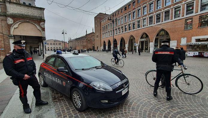 Coronavirus, festa in appartamento: multati sette ferraresi