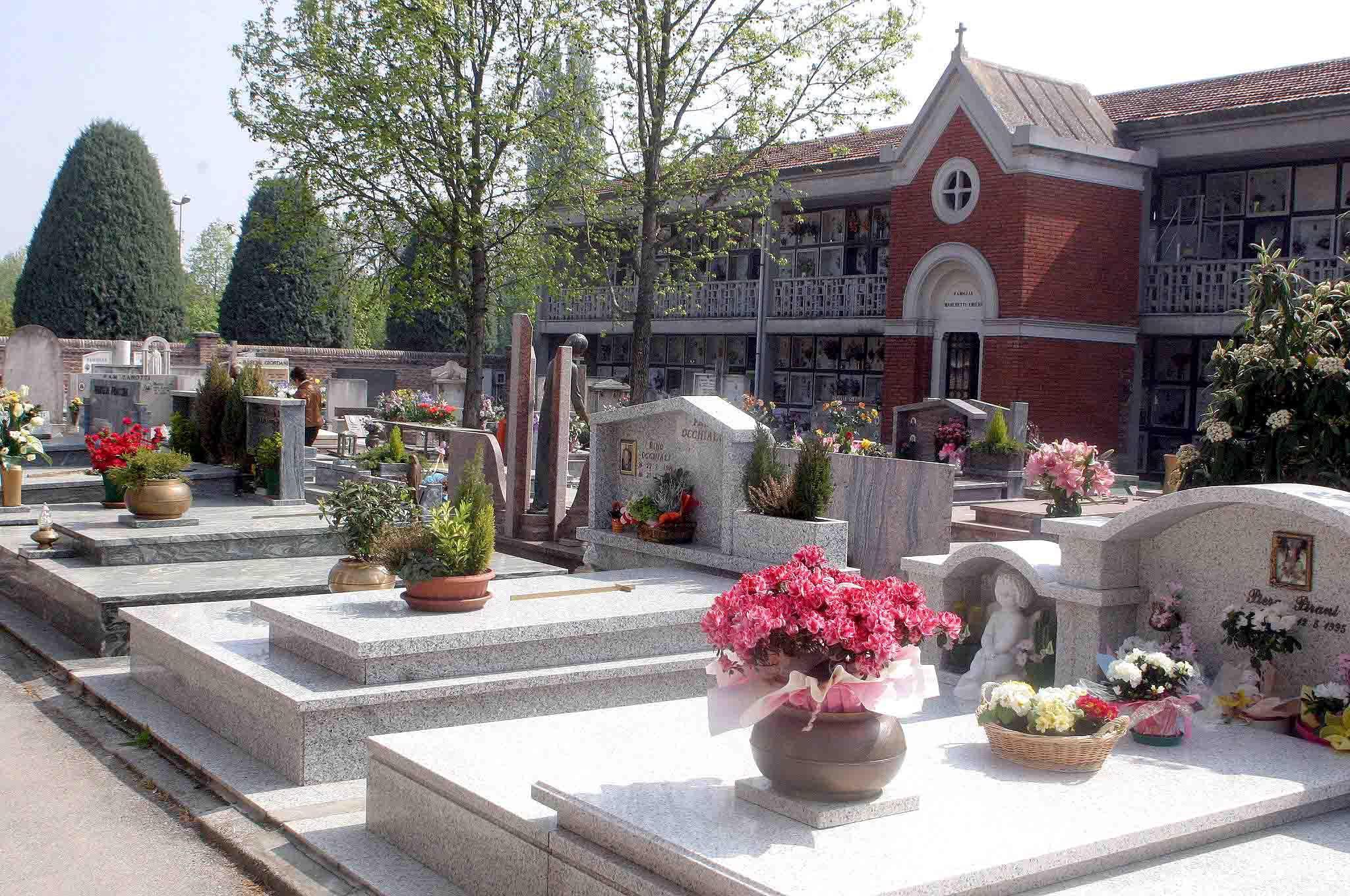 Ferrara, mendicante trova borsello con 7mila euro e lo restituisce 