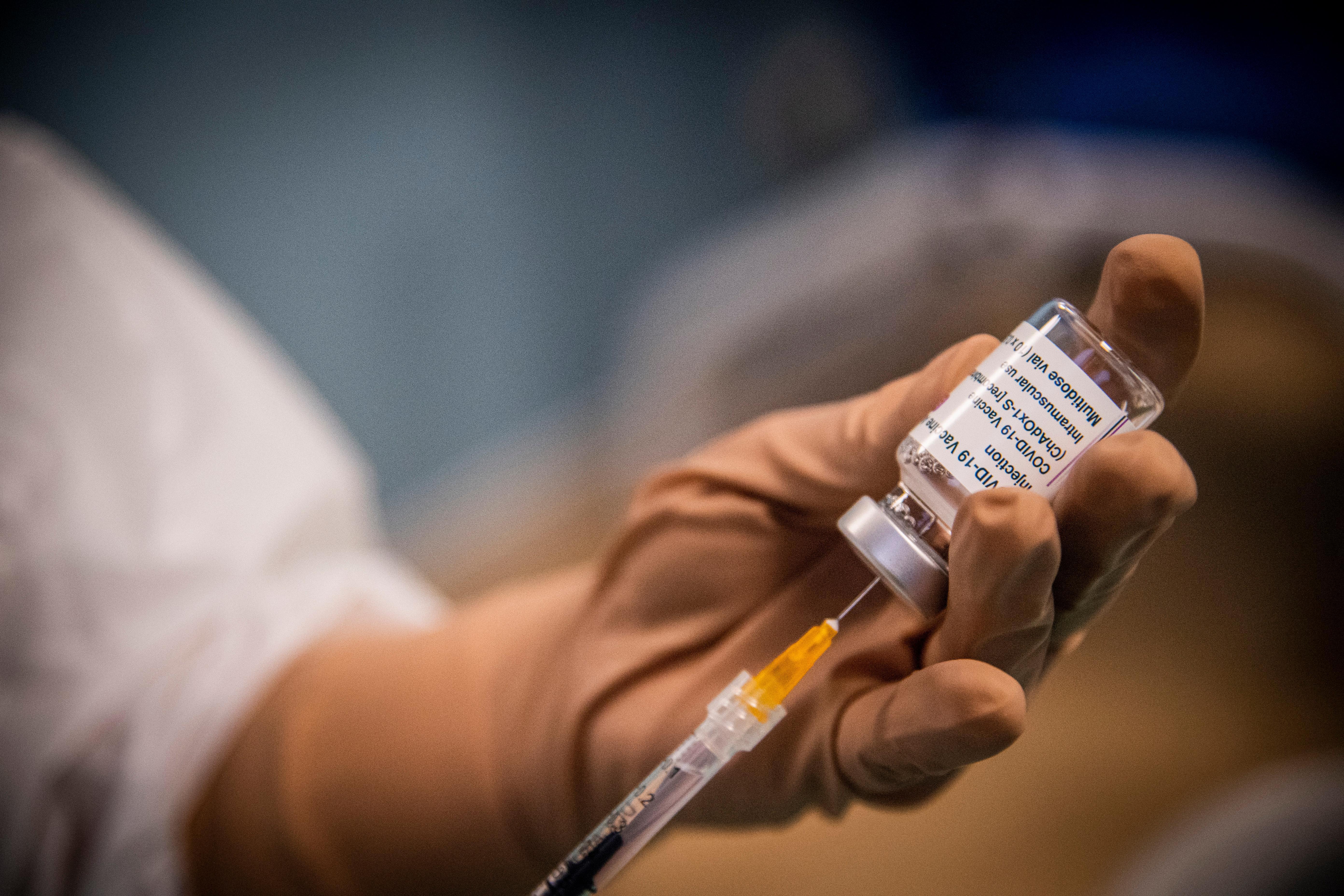 Vaccini in Toscana, solo con l’infarto non si è fragilissimi: le risposte ai lettori