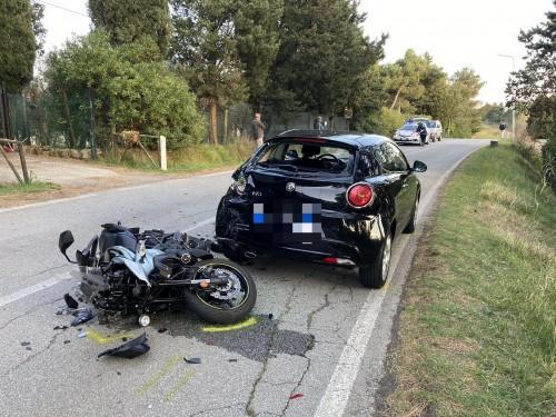 Incidente sulla strada del Gabbro, Marco lotta dopo lo schianto: «Forza tesoro, sei speciale» 