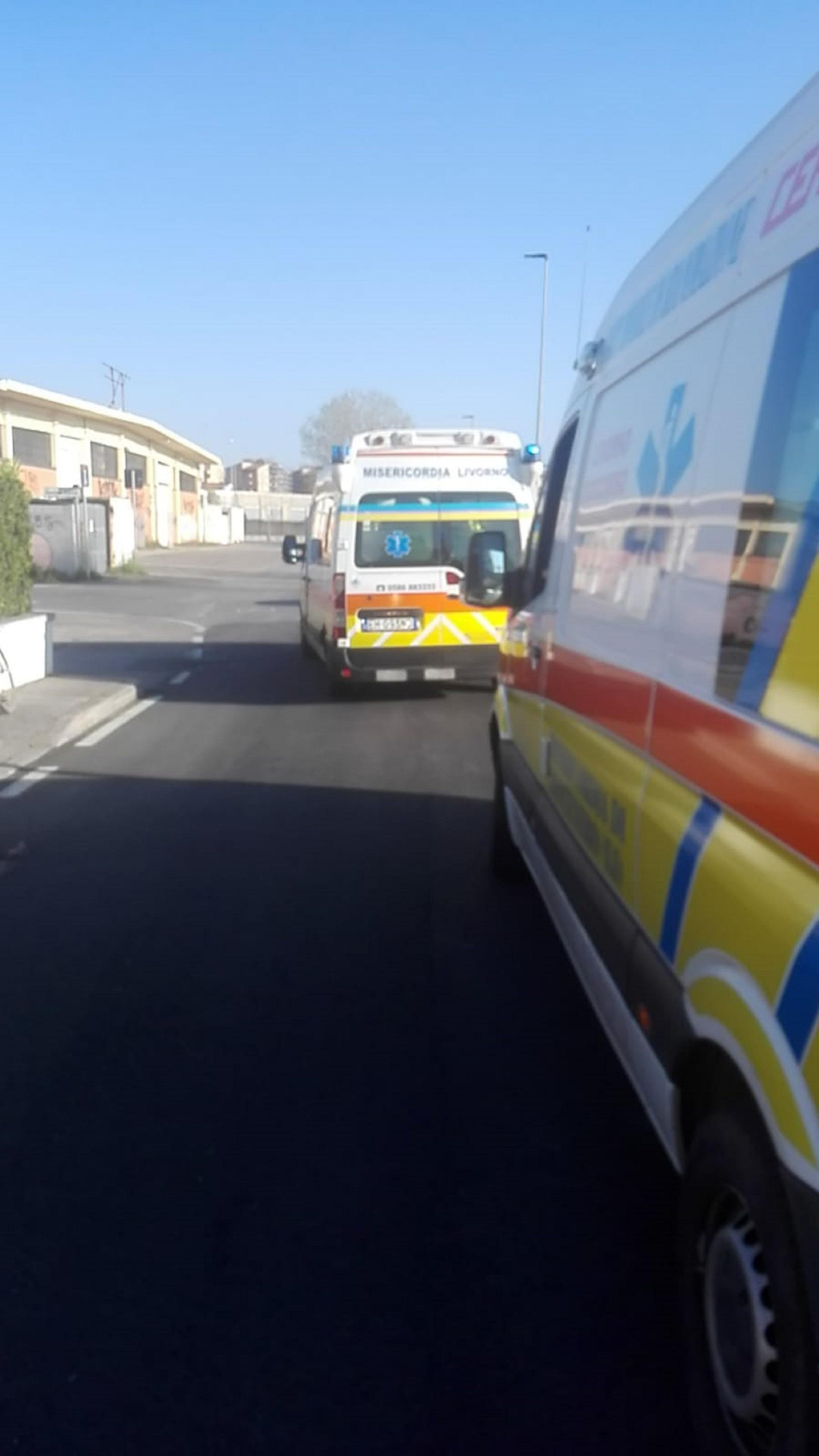 Le due ambulanze sul posto